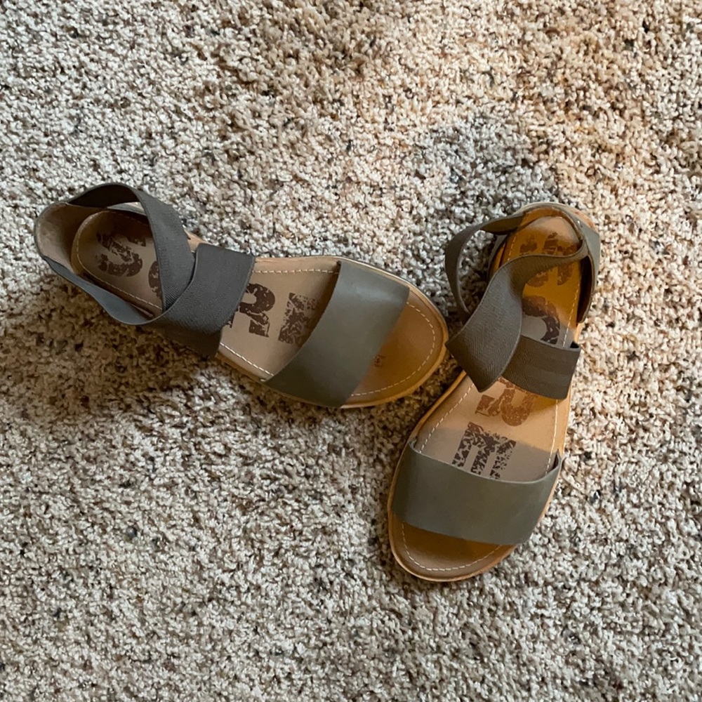 Sorel Ella sandal